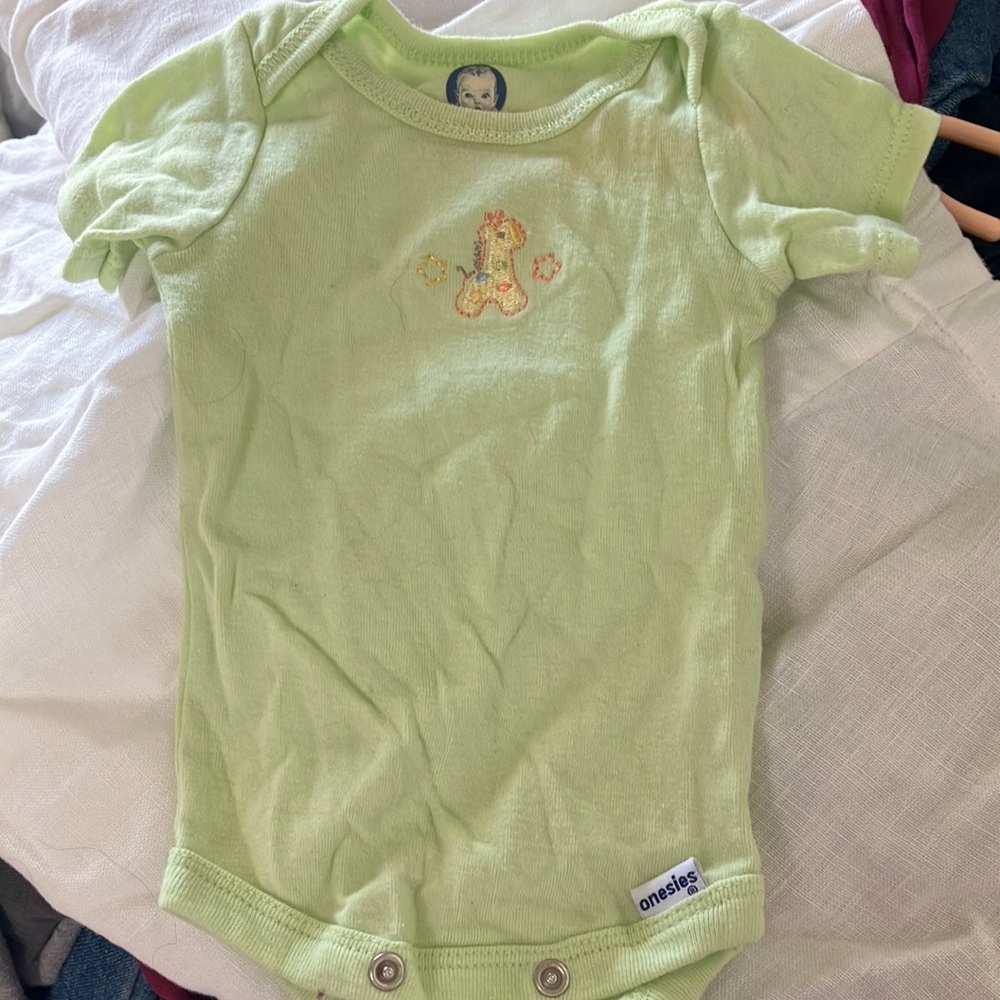 Gerber onesie 0-3 months